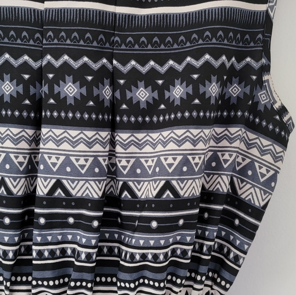 Speed Control Women's Summer Dress - Picture 2 of 9